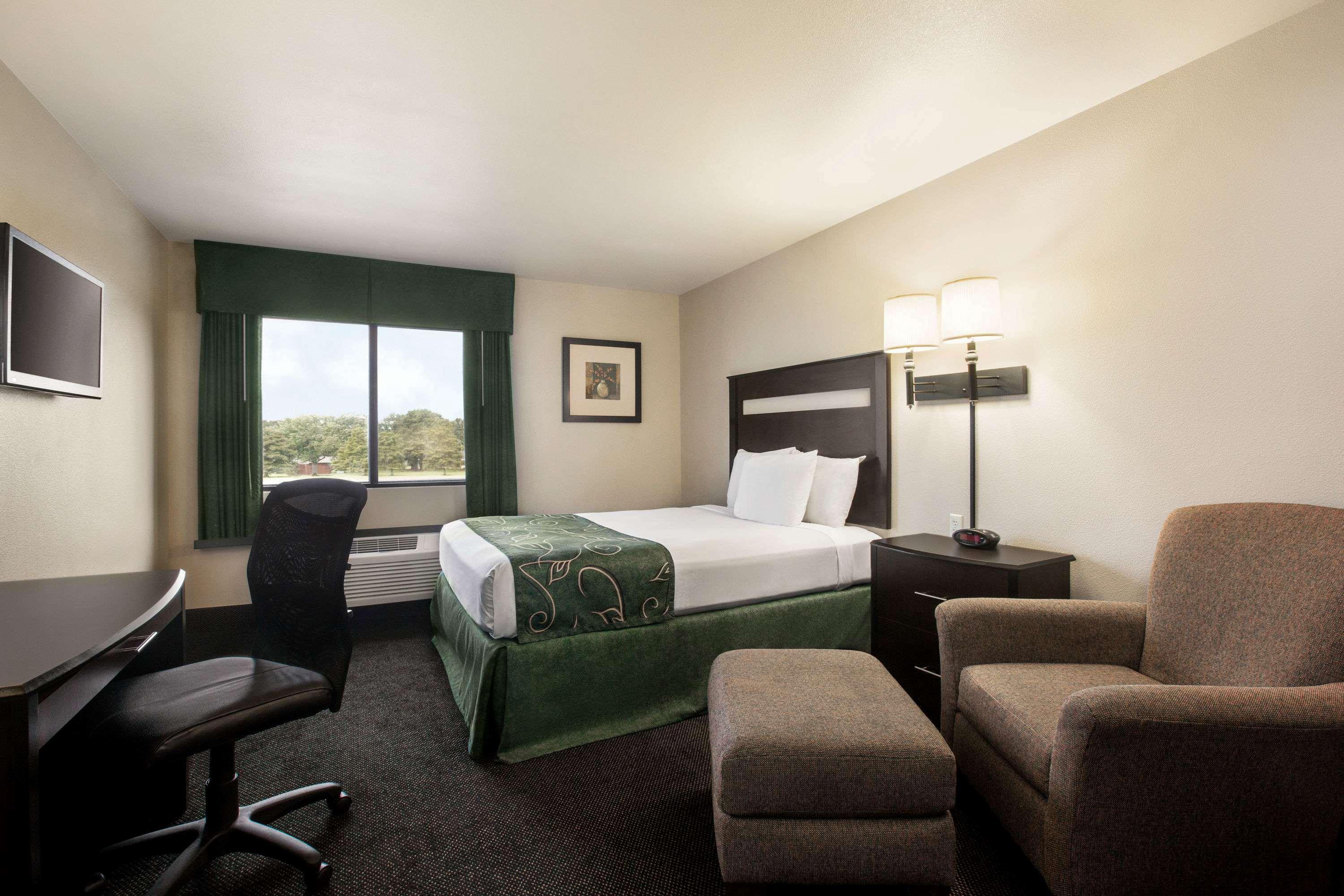 Travelodge By Wyndham Livonia Zewnętrze zdjęcie