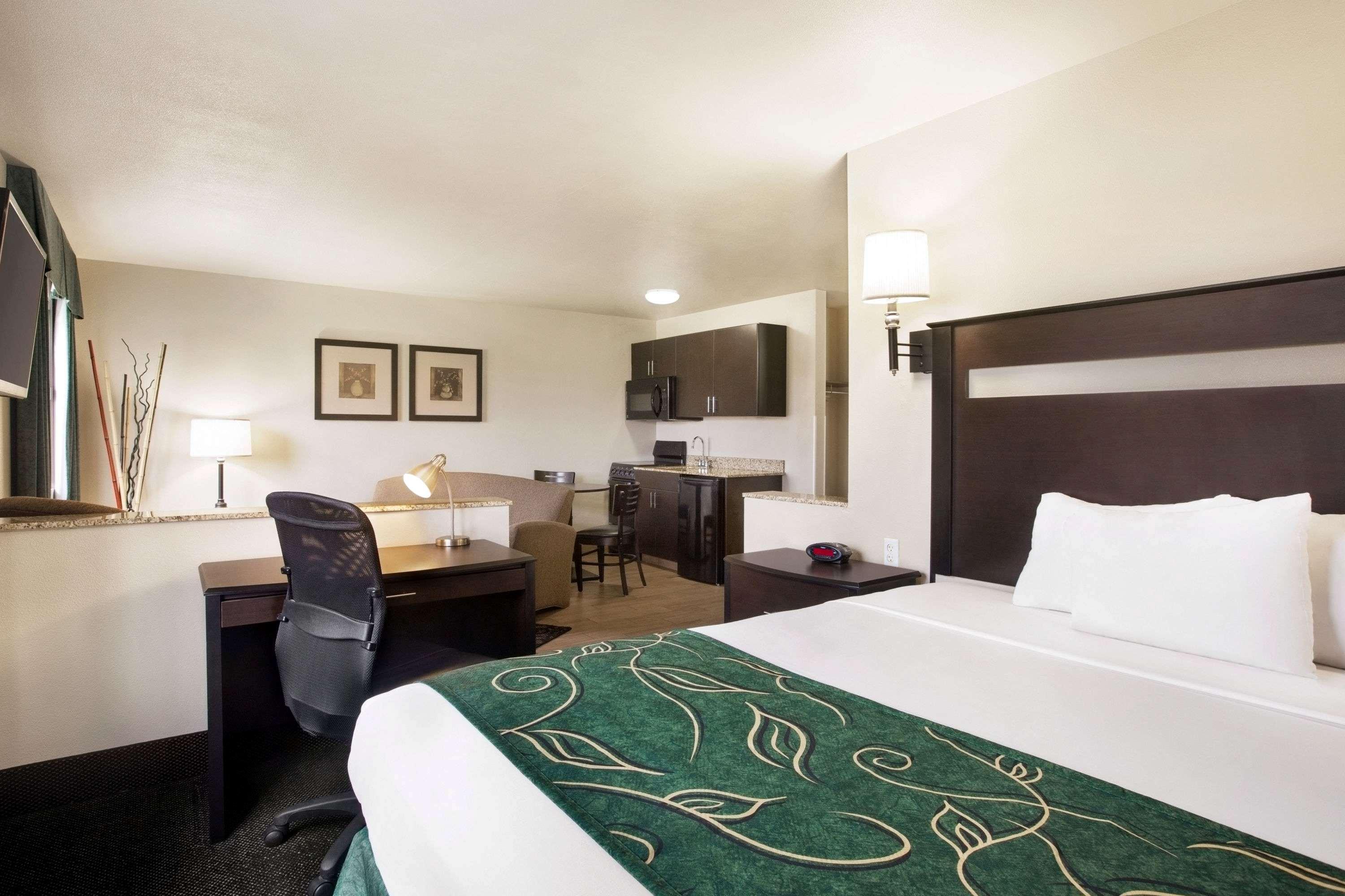 Travelodge By Wyndham Livonia Zewnętrze zdjęcie