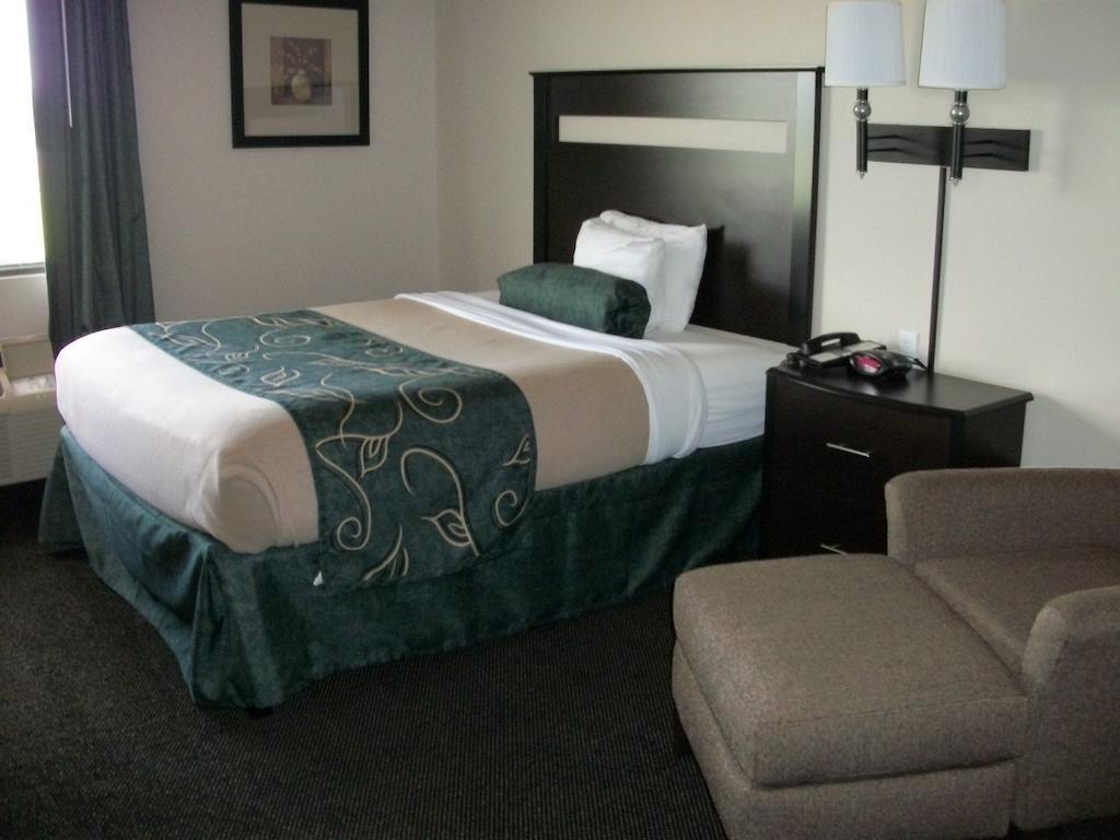 Travelodge By Wyndham Livonia Zewnętrze zdjęcie