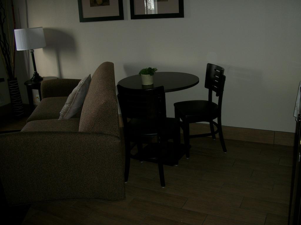 Travelodge By Wyndham Livonia Zewnętrze zdjęcie