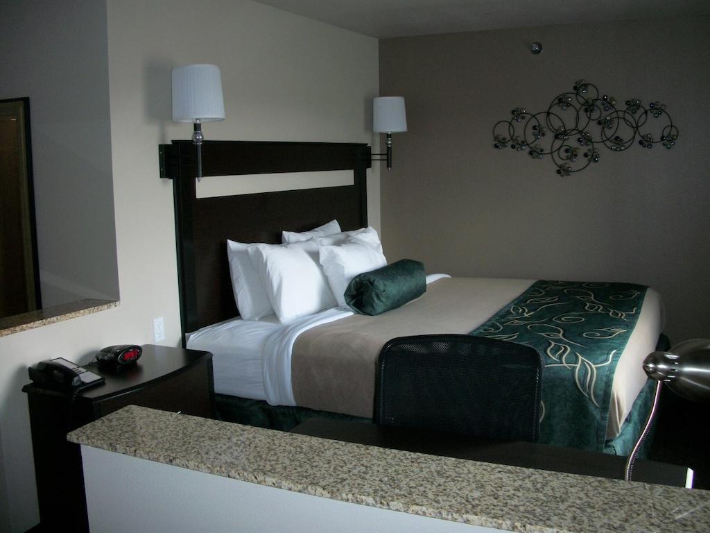 Travelodge By Wyndham Livonia Zewnętrze zdjęcie