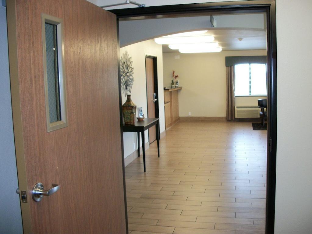 Travelodge By Wyndham Livonia Zewnętrze zdjęcie