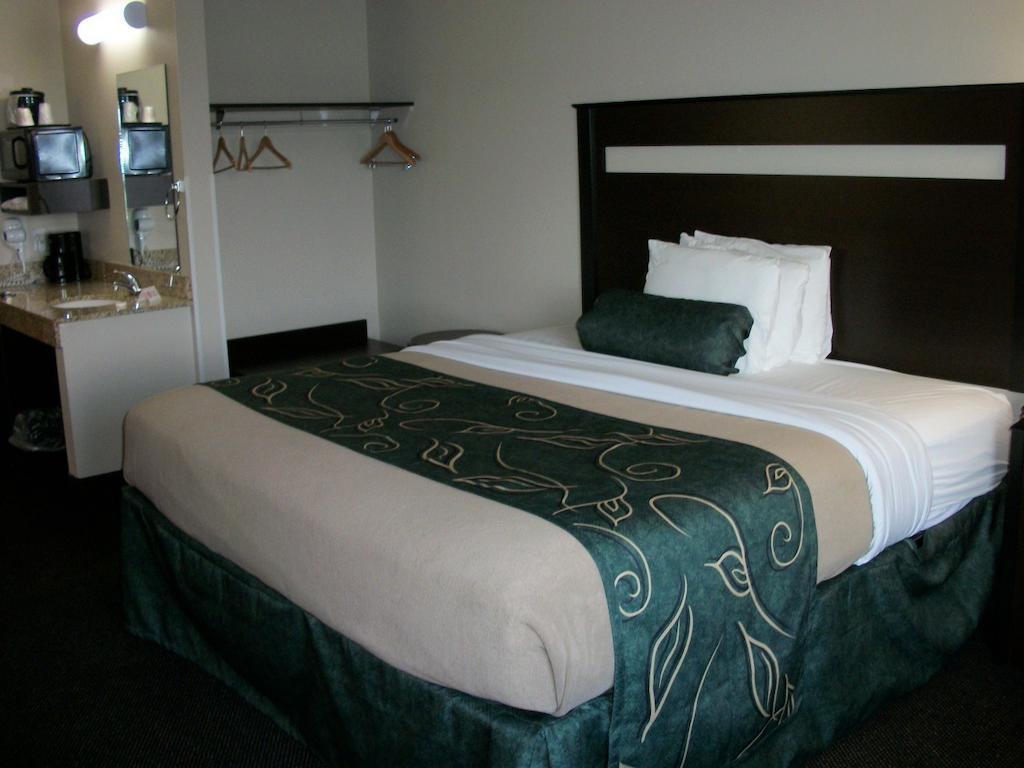 Travelodge By Wyndham Livonia Zewnętrze zdjęcie