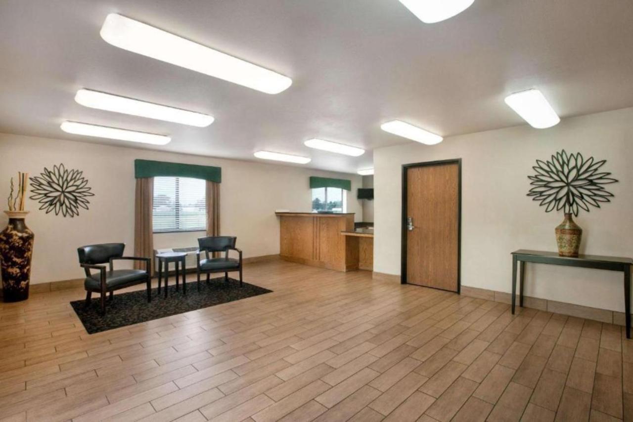 Travelodge By Wyndham Livonia Zewnętrze zdjęcie