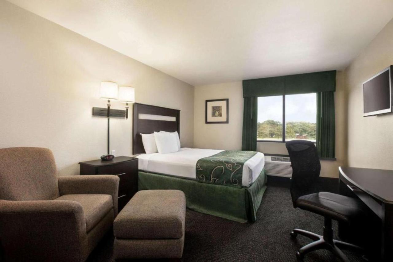 Travelodge By Wyndham Livonia Zewnętrze zdjęcie